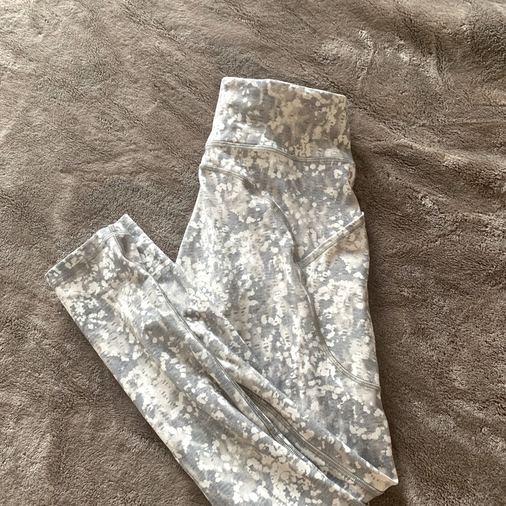 Lululemon Invigorate legging size 6